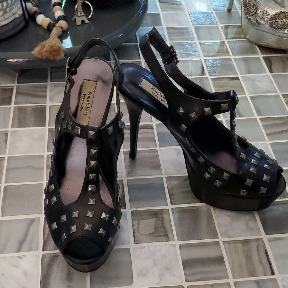 Simply Vera Vera Wang Black Platform Heels